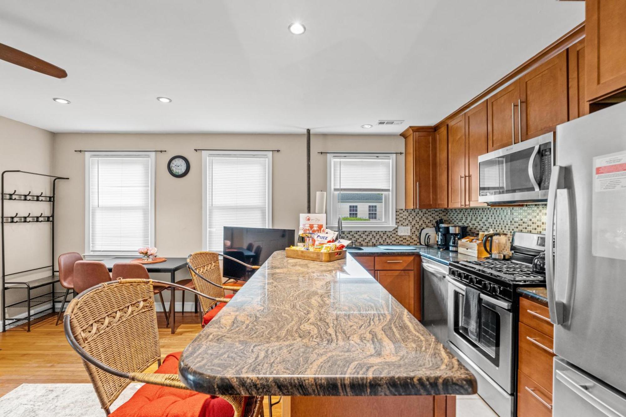 2 Bed Townhouse: Minutes From Dca-national Airport Holiday home *