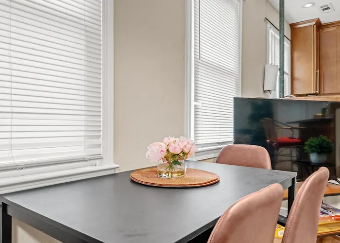 2 Bed Townhouse: Minutes From Dca-National Airport