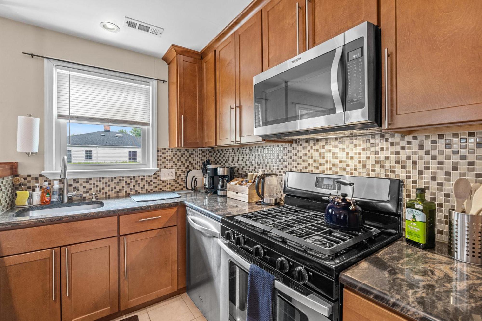 2 Bed Townhouse: Minutes From Dca-national Airport *